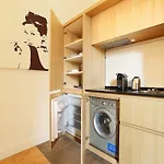 Studio Foch / Arc De Triomphe
